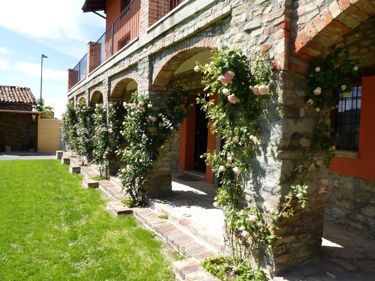La Corte Di Langa Guest House Albaretto della Torre Luaran gambar