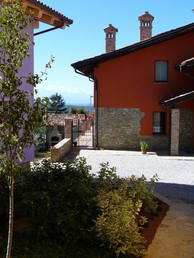 La Corte Di Langa Guest House Albaretto della Torre Luaran gambar